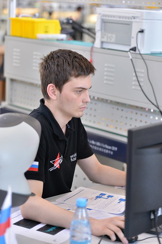 WSC_2019_Electronics48607247811_370ee0aff2.jpg