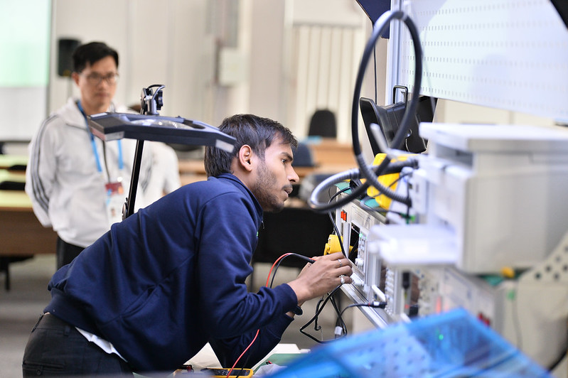 WSC_2019_Electronics48616882466_6d55195afb_c.jpg